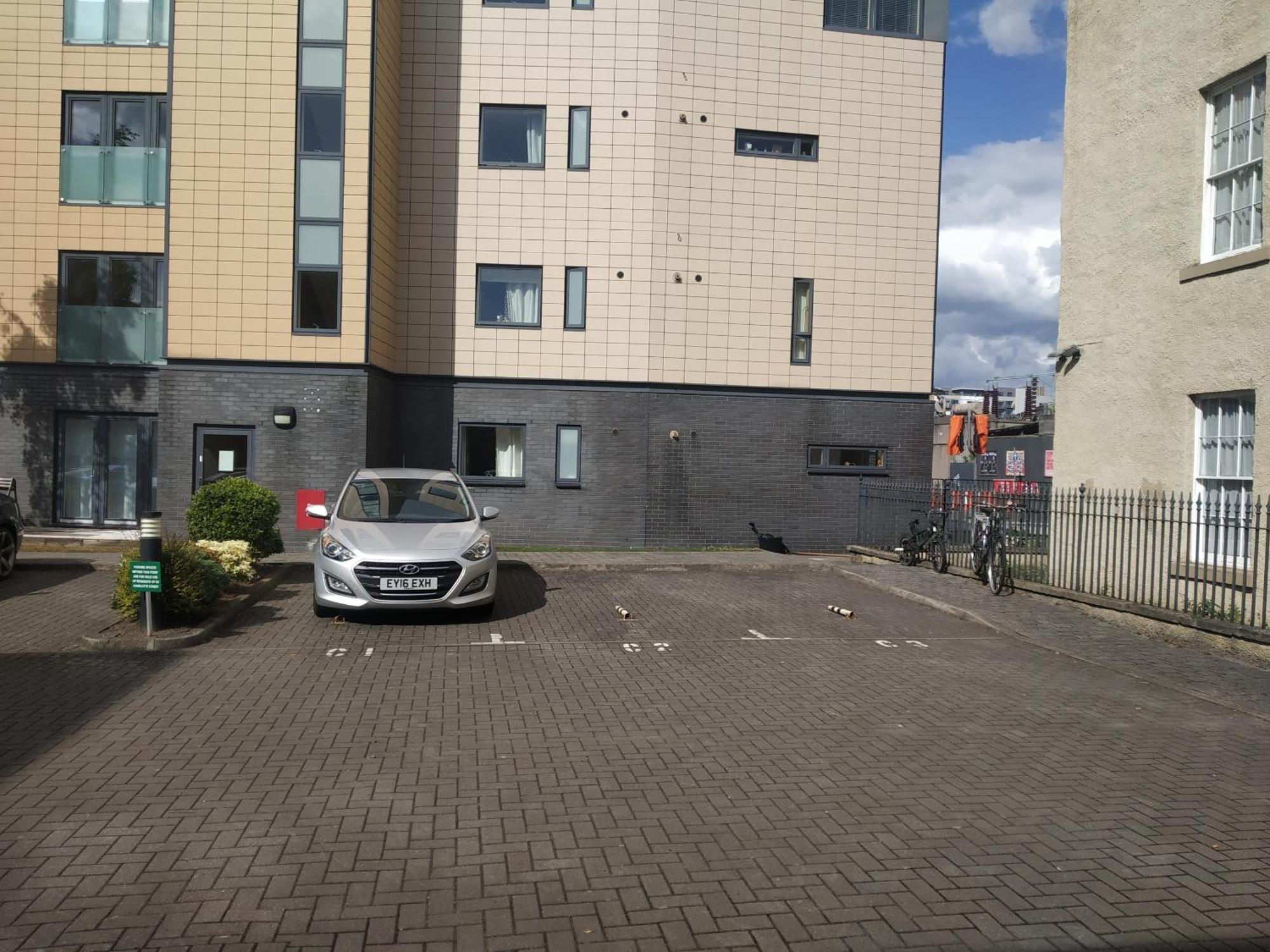 Glasgow City Charlotte Service Aparments Exterior photo